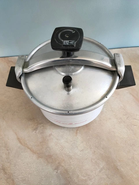 ANCIENNE COCOTTE MINUTE Seb vintage, de couleur blanche et rouge