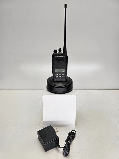 Talkie-walkie Motorola HT1550 XLS UHF 403-470 MHz 4W - Kit Complet Occasion