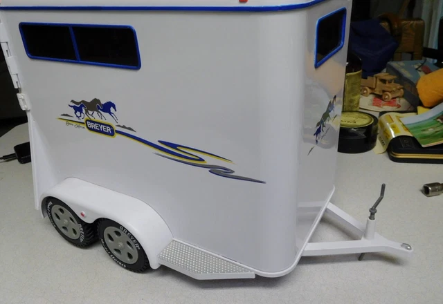 Breyer 1/9 Traditional - Deluxe 2 Show Horse Box Trailer - 2002