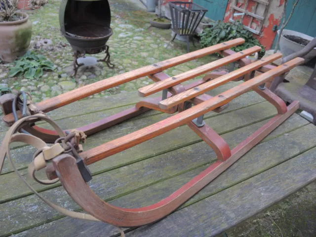 Alter Holzschlitten Bugholz Eisen
