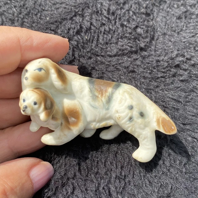 Vintage Dog Figurine Standing Carrying Puppy In Mouth Ceramic Beagle.......fig