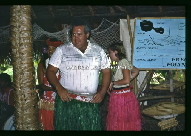 1984 Original Slide Man Woman Grass Skirts Tahitian Show Oahu Hawaii #2385