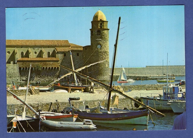 Hj * CPA / postcard: Collioure, the quays the church of Notre-Dame des Anges