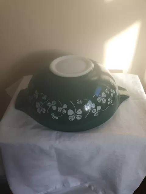 Pyrex Jaj Shamrock Large 10" Mixing Bowl