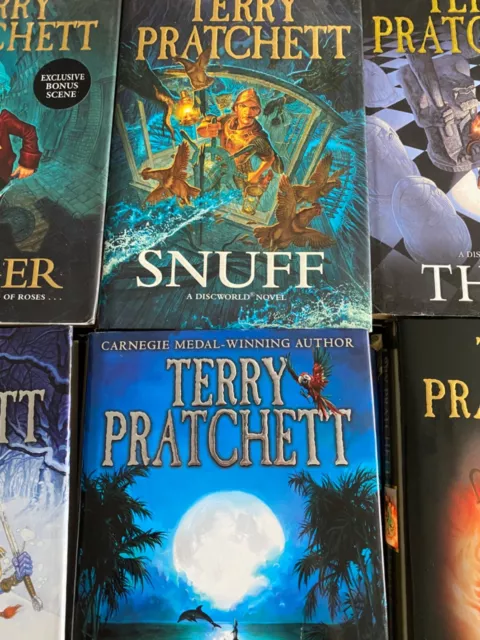 Terry Pratchett - Build Your Own Book Bundle - Buy 3 Get 2 Free