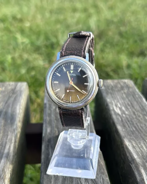 Vintage Soviet Watch Vostok Mechanical Made In USSR Retro Wristwatch 1980s 3