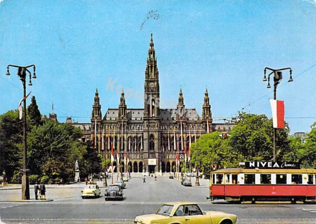 Wien AK Rathaus Strassenbahn Auto gelaufen frankiert 1968  Ansichtskarte