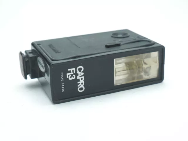 Capro FL3 Flash on camera needs pc sync cable to work maybe? powers on