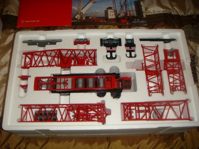 Conrad LIEBHERR LR 1750 DE “MAMMOET” GRÚA SOBRE ORUGAS EN CAJA 1:50 NUEVA-02 