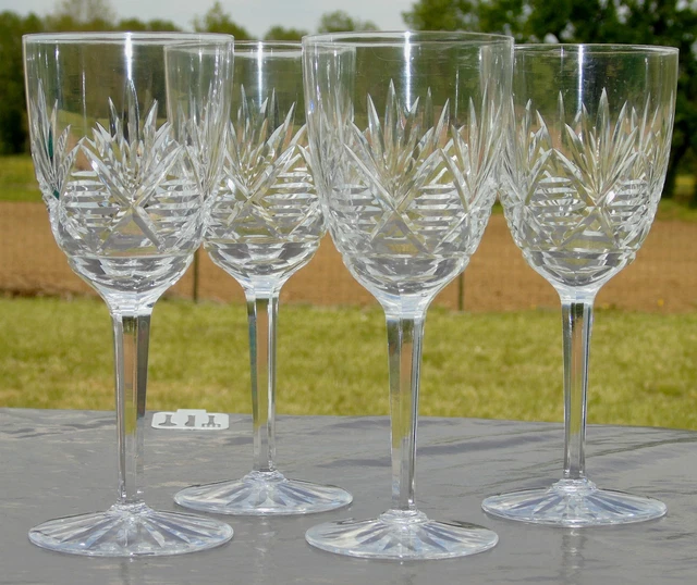 Saint Louis? Baccarat? Lemberg? Lot de 4 verres à vin blanc en cristal taillé