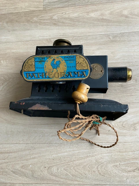 2 Broches Cœur Sacré De Jésus 1 émaillée début XXè & la ronde de 1914