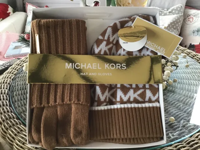 NIB Michael Kors Hat and Glove set RRP $88