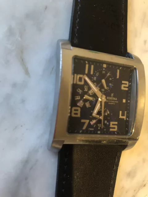 Montre carrée hotsell homme festina
