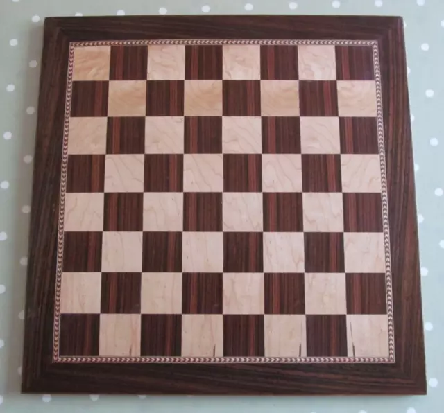 VINTAGE WOODEN CHESS BOARD WITH AN INLAID VENEER AND BEEDING 490mm X 490mm