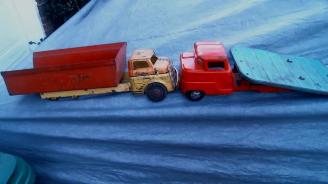 Vintage 1950's Structo Steel Flat Bed Truck & Wyandotte Truck ( need tires)