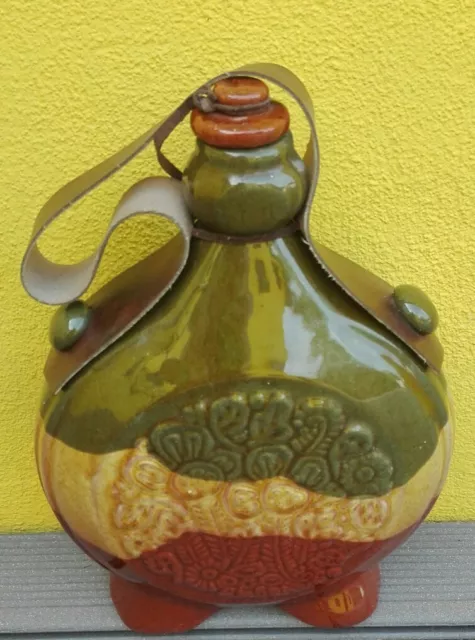 Bulgarische Schnapsflasche aus gebranntem Ton aus den 80igern