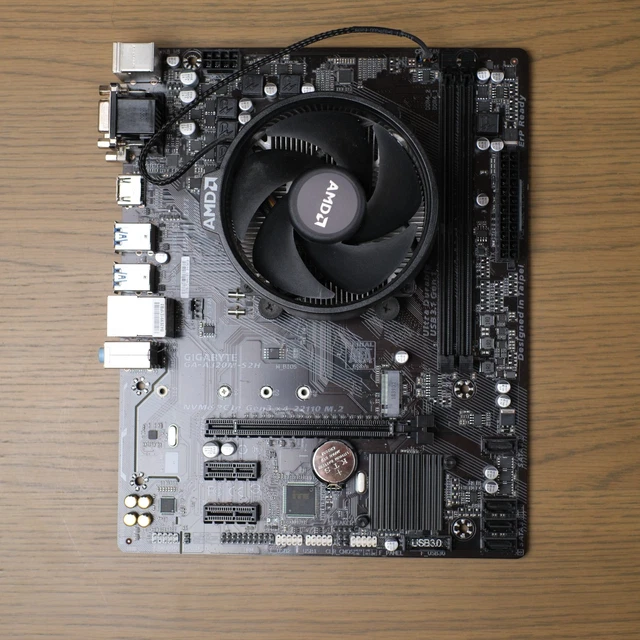 AMD RYZEN 2200G Gigabyte GA-A320M-S2H motherboard bundle