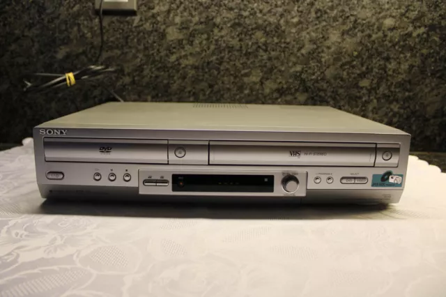 BASTLER Sony	SLV-D950E VHS/DVD Kombi Gerät Video Recorder HiFi Stereo