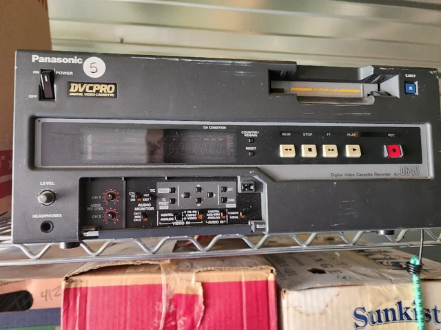 Panasonic AJ-D640 Digital Video Cassette Recorder No Power Cord Parts Only