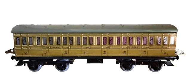HORNBY O GAUGE REPLICA ( MIDDLETON) NO. 2 LNER PASSENGER COACH. Teak
