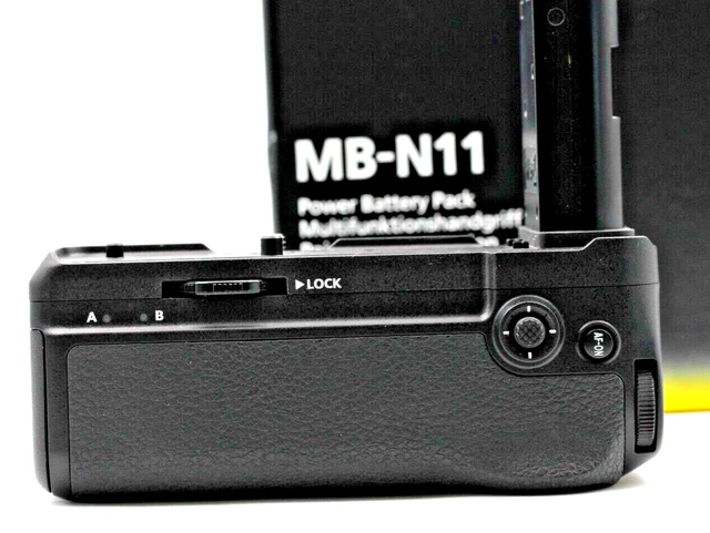 Nikon MB-N11 Vertical Battery Grip Z6II and Z7II Excellent Used 2014319 Nikon MB-N11 Vertical Battery Grip Z6II and Z7II Excellent Used 2014319