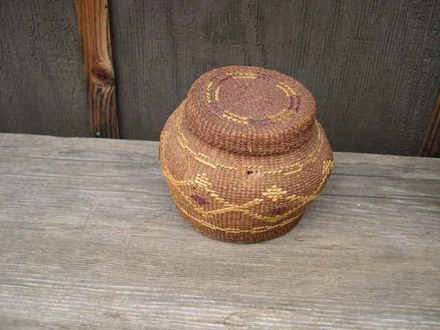Tilinget lidded basket