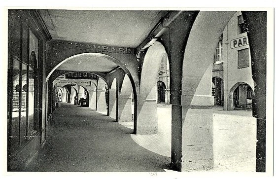 CPA 39 Jura Lons-le-Saunier Les Arcades Photo Card
