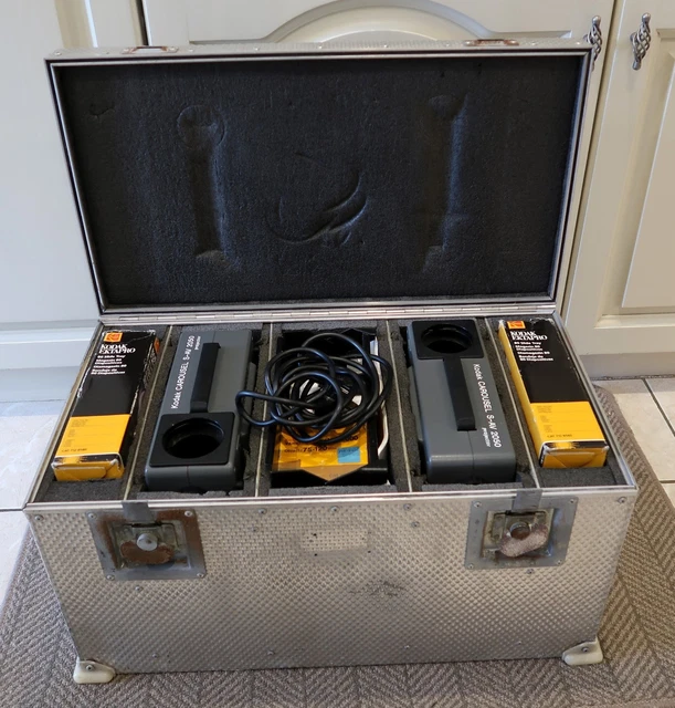 Kodak S-AV 2050 Carousel Projectors X2, Electrosonic Gemini ES461 plus 9 Lenses' 3