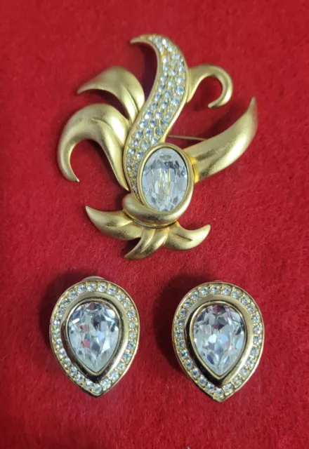 Swarovski Vintage Swan Signed  Crystal Gold Brooch Pin and Earrings set