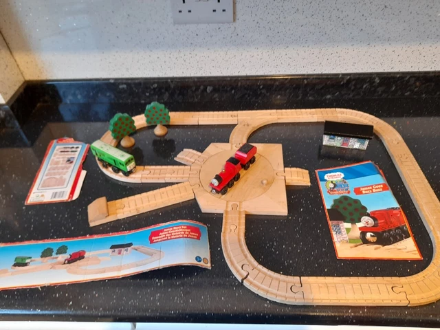 James Rarity THOMAS FRIENDS VERY Rare Wooden James Story Train Set with James goes ...