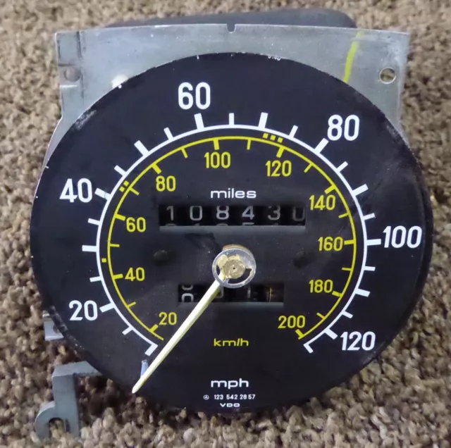 1977-1985 Mercedes W123 Diesel Dash Speedometer Gauge 108K Miles