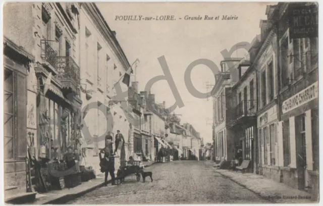 CPA Grande rue et Mairie de POUILLY-sur-LOIRE * Espinasse * Loreto _ Colbert