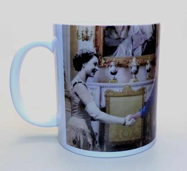 HM QUEEN ELIZABETH II, Handshake Mug, Merchandise Memorabilia Souvenir