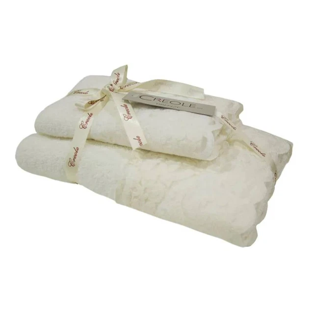 Pair of cotton towels with cream Elsa lace border