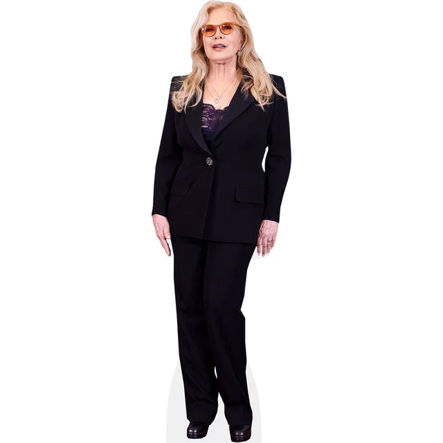 Silhouette En Carton Grandeur Nature Zara Larsson (manteau Noir) - Celebrity Cutouts