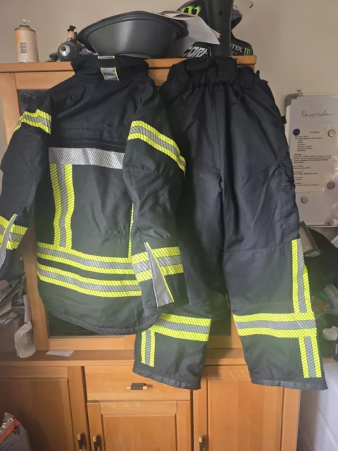 Feuerwehr Einsatz Jacke und Hose Viking Premium Np 994.80 Euro