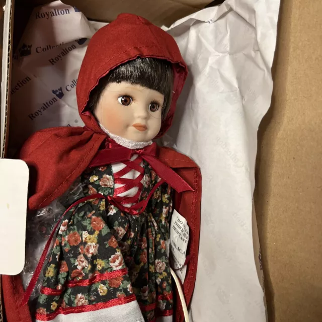 NIB Vtg Royaltin Collection Porcelain LITTLE RED RIDING HOOD DOLL St 2