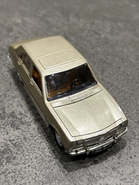 NOREV ref 89 - Peugeot 304 - 1/43 plastique ancien - Collection