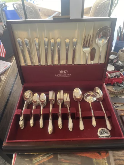 Antique  61 Pc  1847 Rogers Bros IS Adoration Pattern,Silverplate Flatware & Box