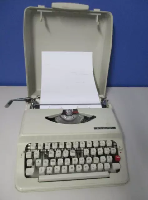 Vintage Chevron Portable Manual Typewriter Made in Japan in Carry Case