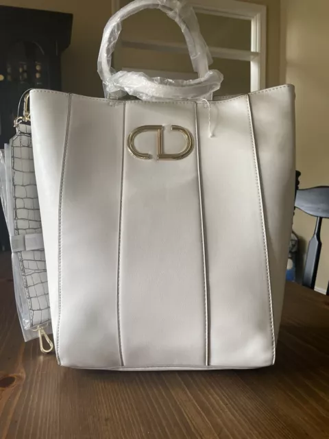 Gianni Bini White handbag tote with fashion strap Purse