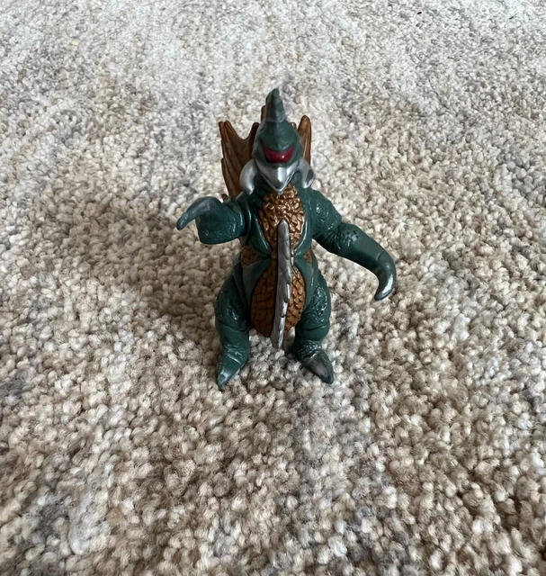 Gigan Figure 2002 Godzilla Pack Of Destruction Bandai Toho 3" x 2"