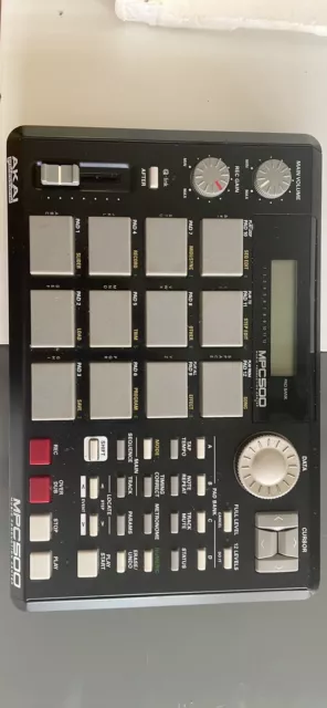 Échantillonneur et séquenceur de production musicale Akai MPC-500