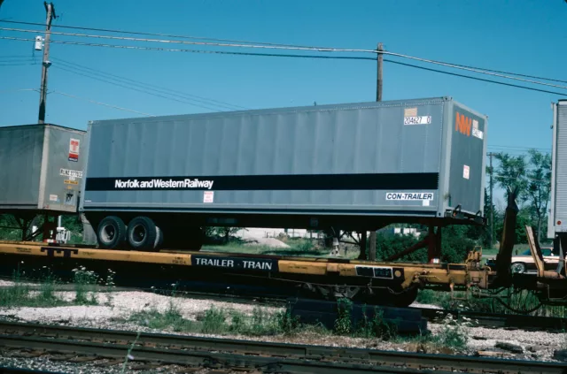 1981 Original Kodachrome Slide Fresh Norfolk Western Con-Trailer 204617 Crstland