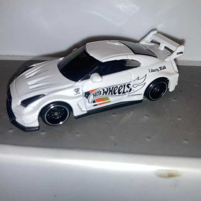 HOT WHEELS NISSAN GTR R35 White Ver.2 Liberty Walk LB-Silhouette Works ...