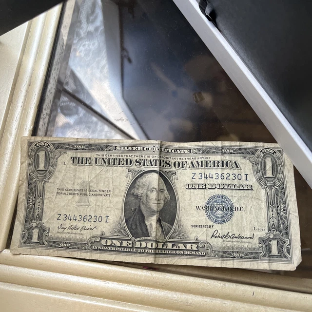 Series 1935 F One Dollar $1 Blue Seal Silver Certificate Note US federal bill
