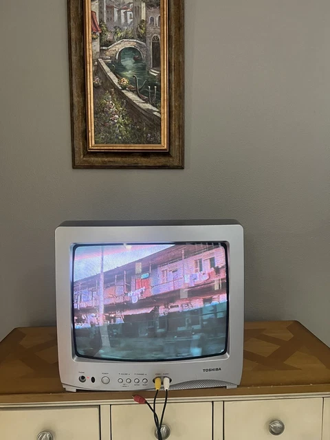 Toshiba 13 In. CRT TV/VCR Combo Retro Gaming 13A25 Tested Working No Remote