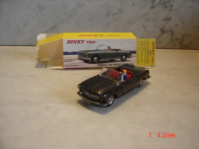 Dinky Toys Peugeot 404 référence 528 cabriolet rénovée entièrement boite copie