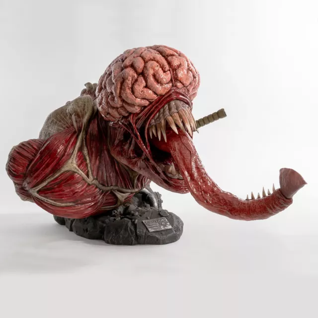 Numskull Resident Evil Licker Figure 6.5 16cm Collectible Replica Statue -  Official Resident Evil Merchandise - Exclusive Limited Edition