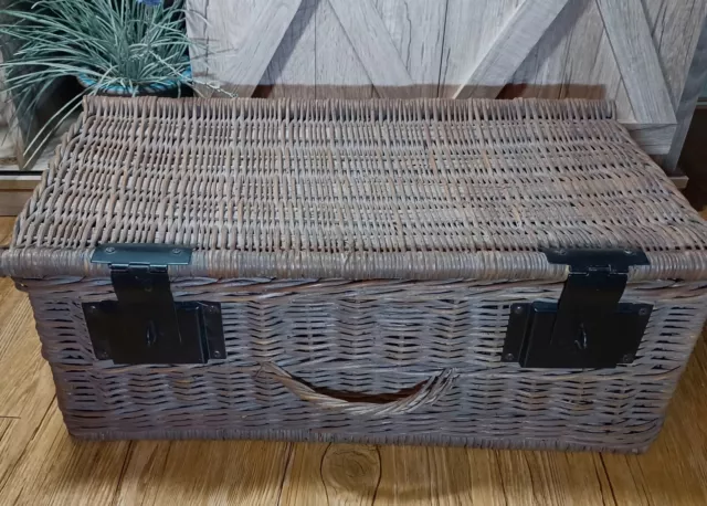 Pottery Barn Colton Woven Trunk Medium Suitcase Lidded Basket Decorative Storage
